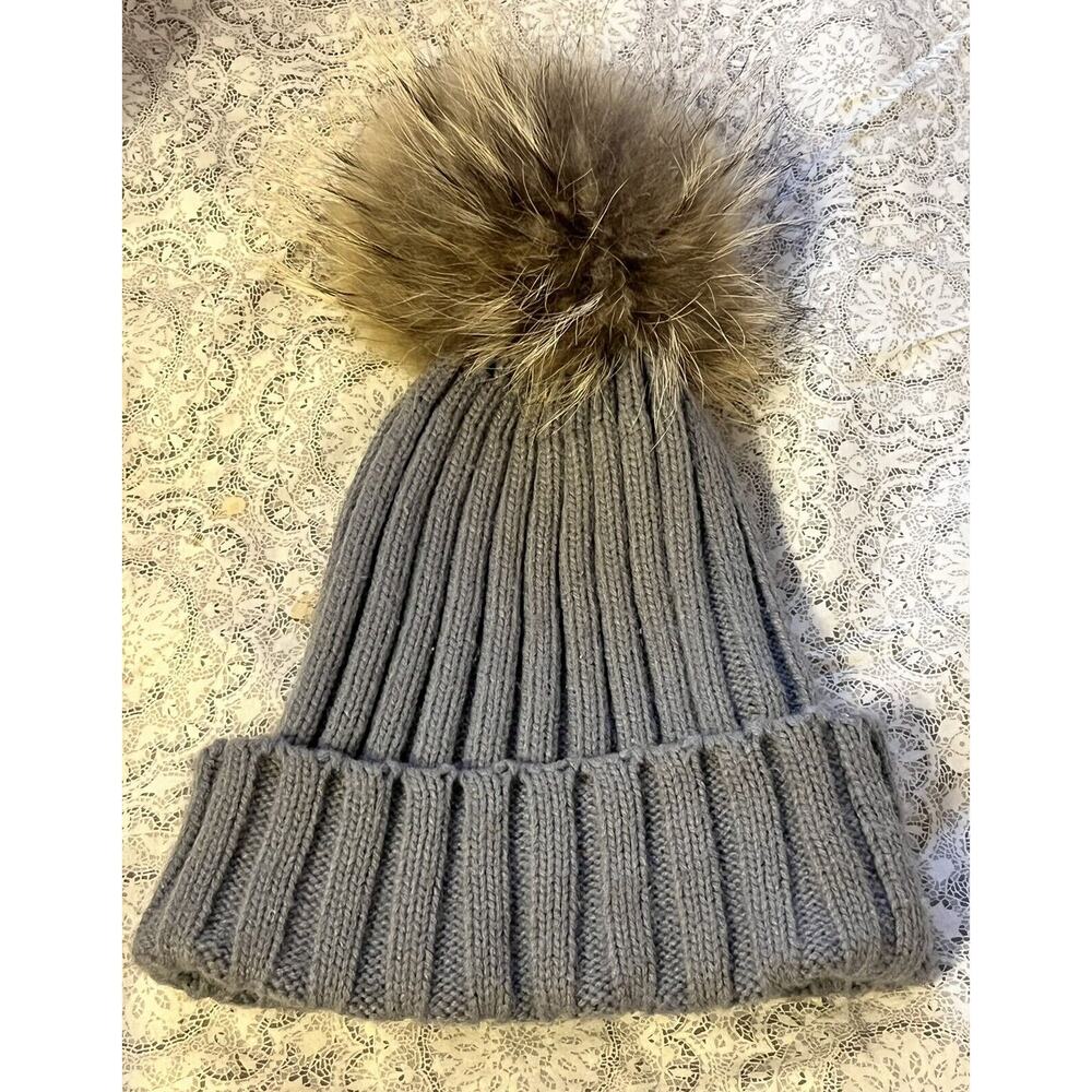 CHLOE K New York NY Grey Knit Beanie Hat Silver Fox pom pom